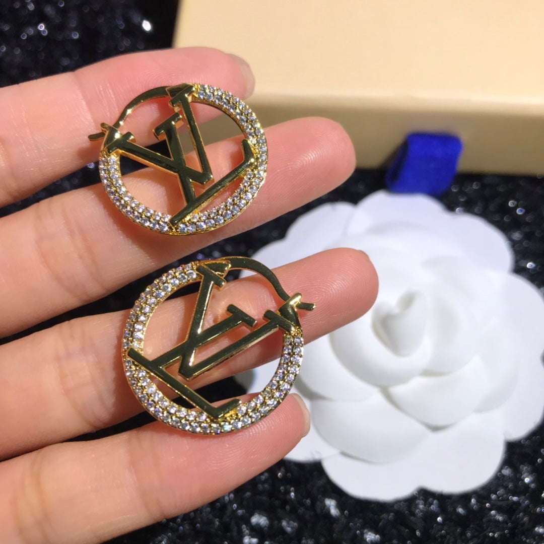 High Quality Earring LUV 008