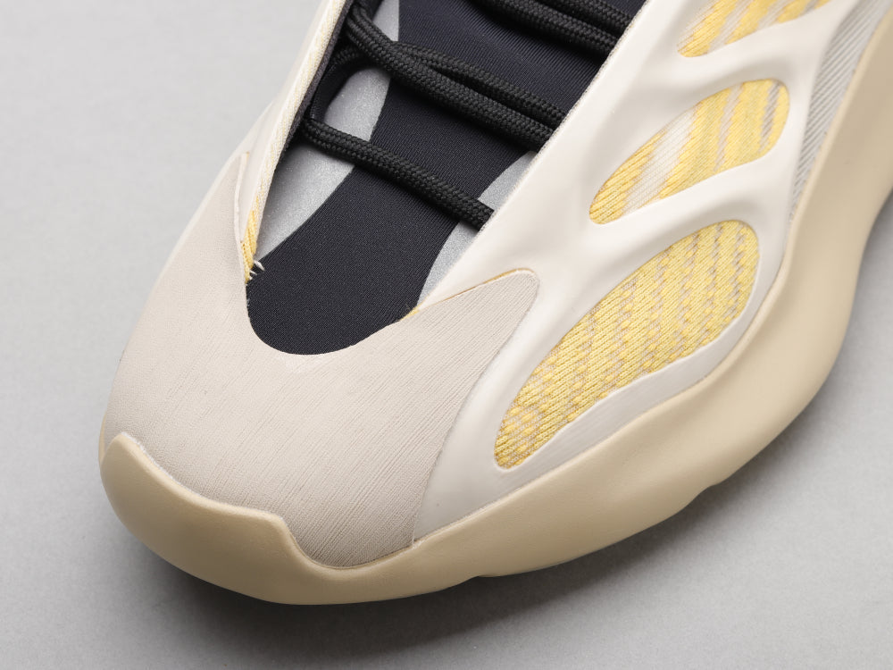 BL - Yzy 700 Beige Srphym Sneaker