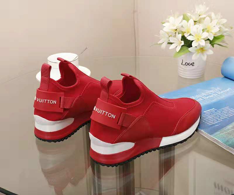 BL - High Quality Luv Sneaker 077