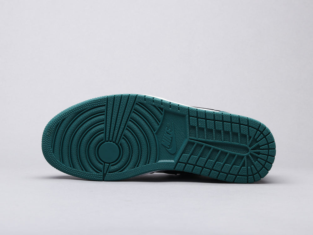 BL - AJ1 black and green toes