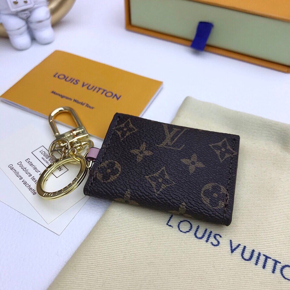 BL -High Quality Keychains LUV 069