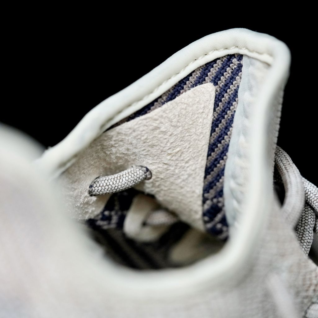 BL - Yzy 350 V2 Ash Pearl Sneaker
