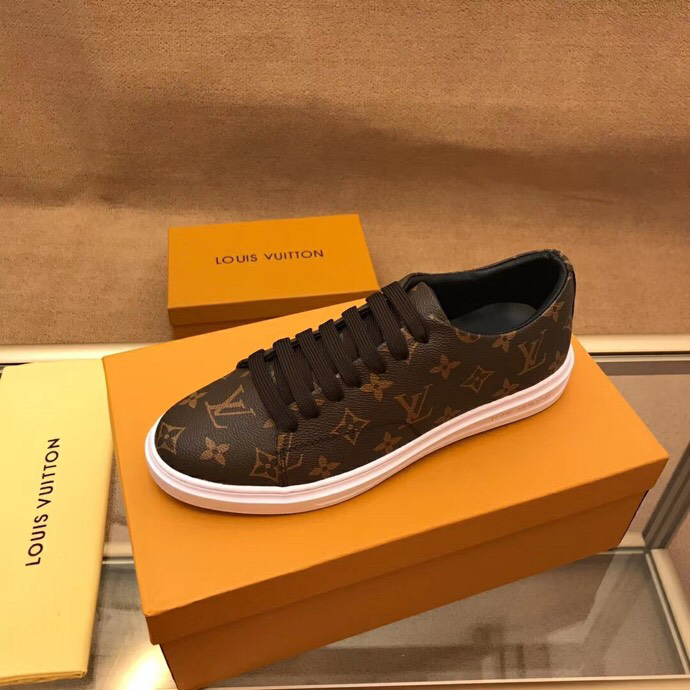 BL - High Quality Luv Sneaker 064