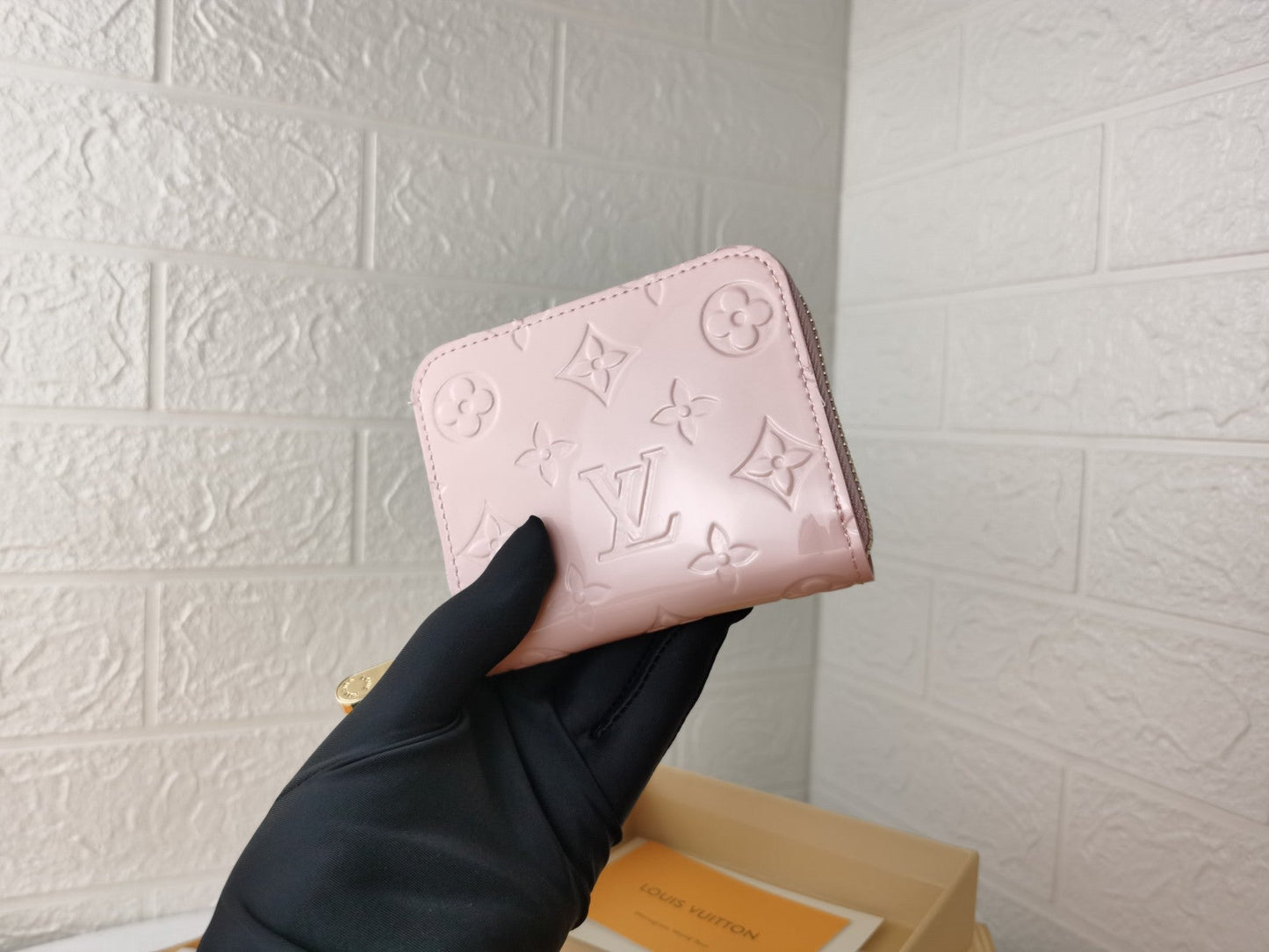BL - High Quality Wallet LUV 121