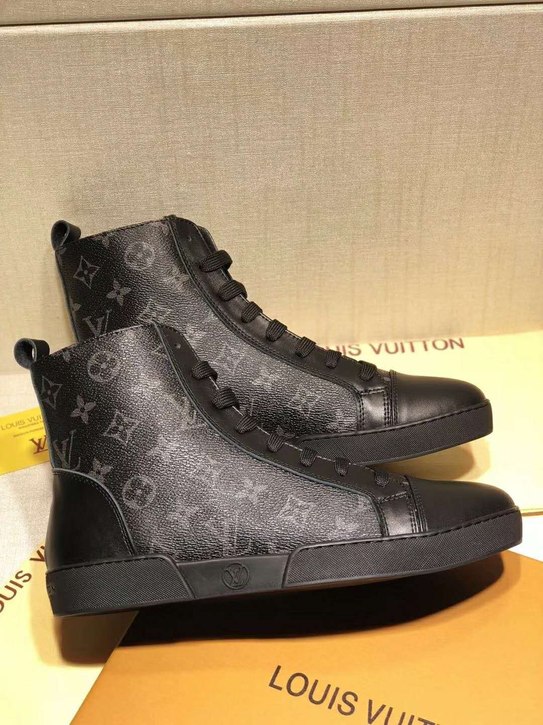 BL - High Quality Luv Sneaker 074