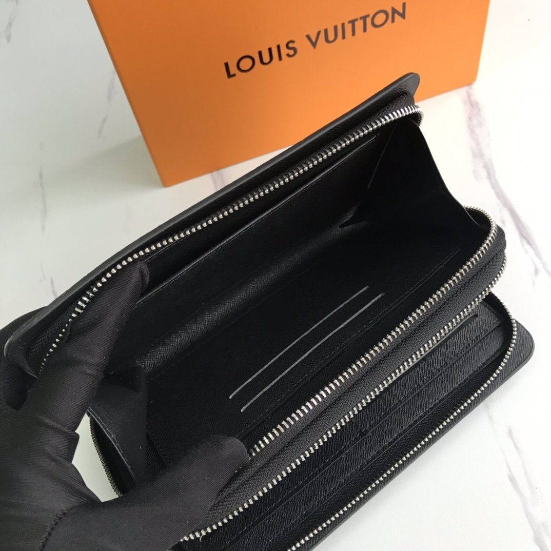 BL - High Quality Wallet LUV 054