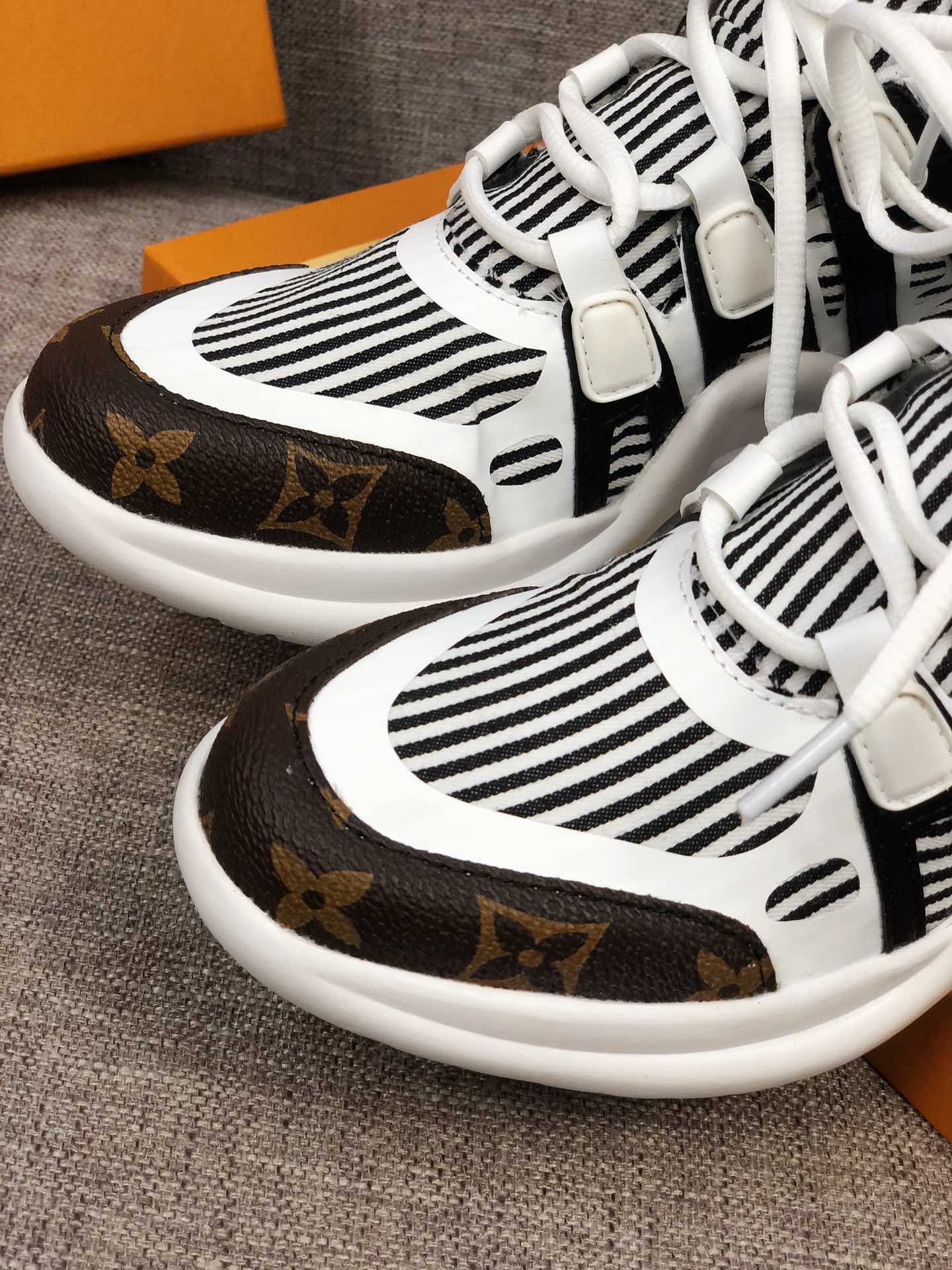 BL - LUV Archlight Black White Sneaker