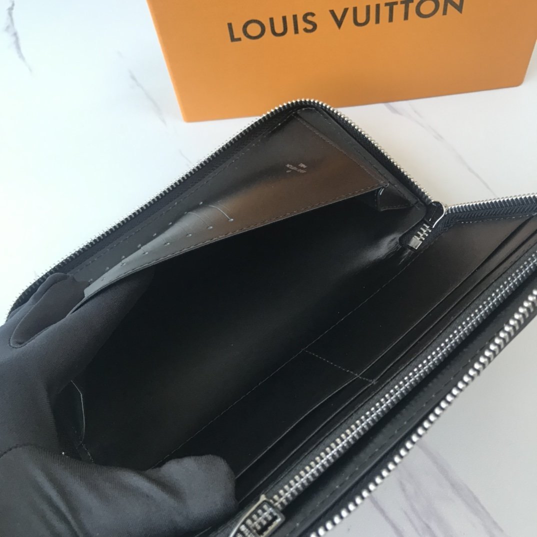 BL - High Quality Wallet LUV 069