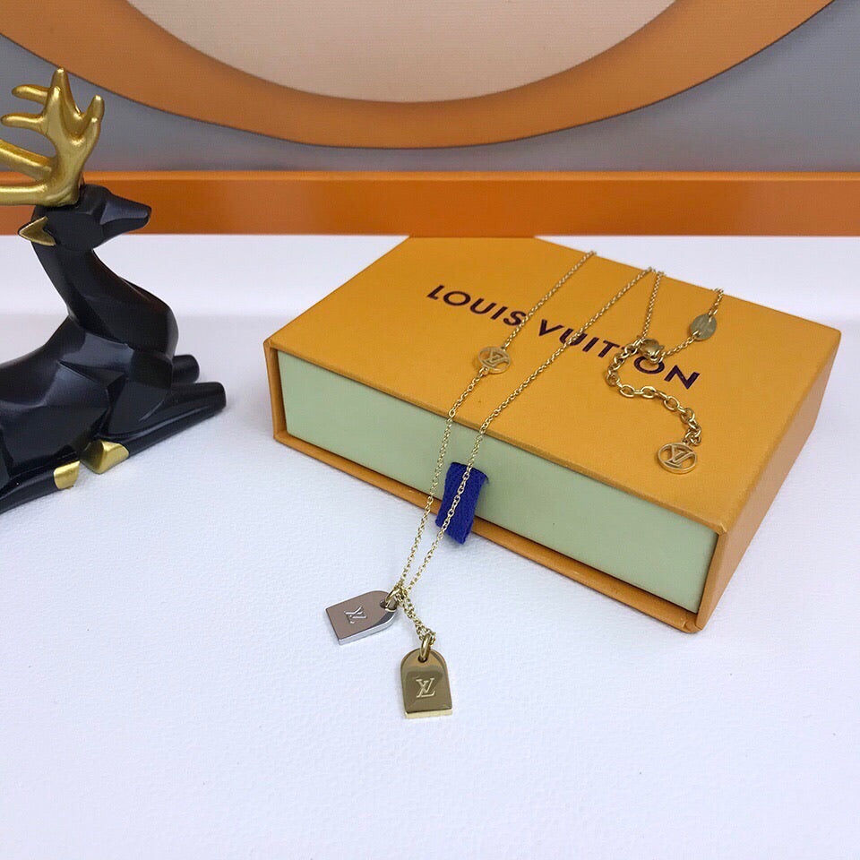 BL - High Quality Necklace LUV017