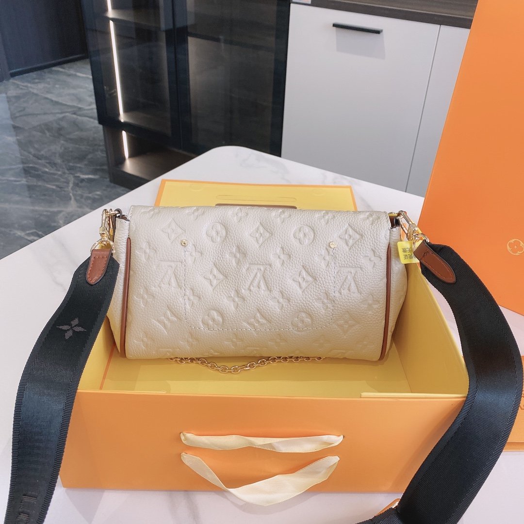 BL - High Quality Bags LUV 063