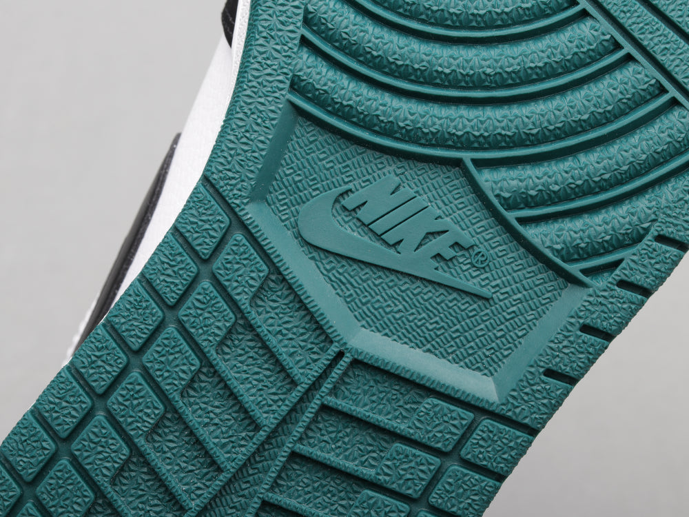 BL - AJ1 black and green toes
