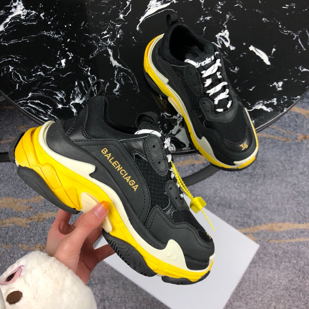 BL - High Quality Bla Sneaker 075