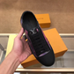 BL - High Quality Luv Sneaker 044