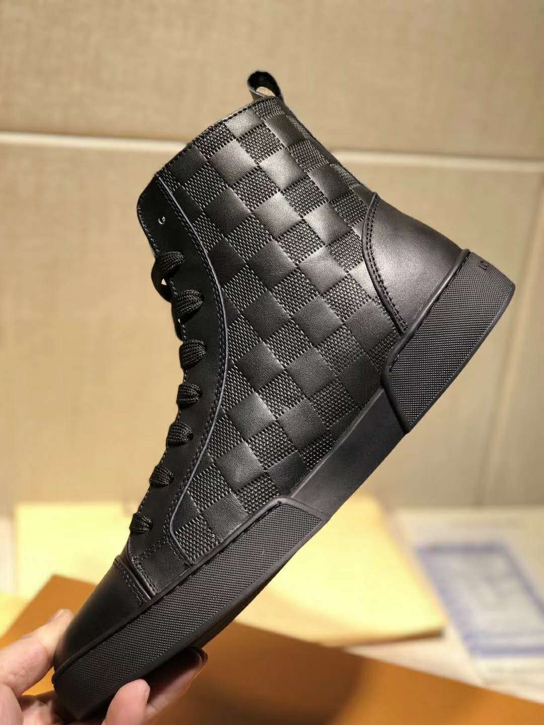 BL - High Quality Luv Sneaker 073