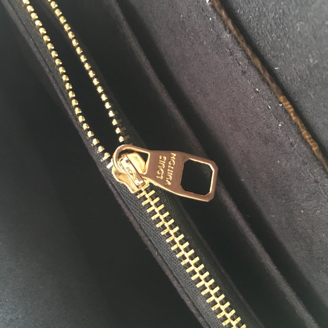 BL - High Quality Bags LUV 211