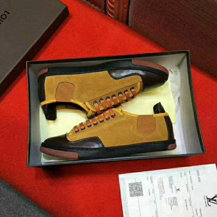 BL - High Quality Luv Sneaker 065