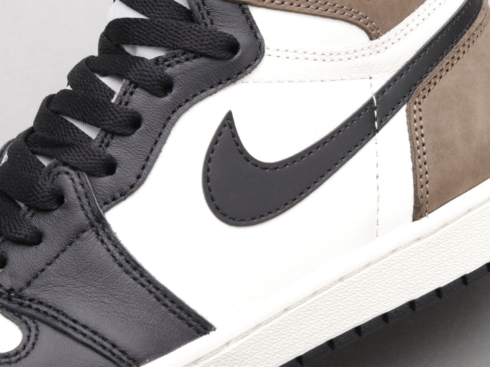 BL - AJ1 Small Barb Black BLcha