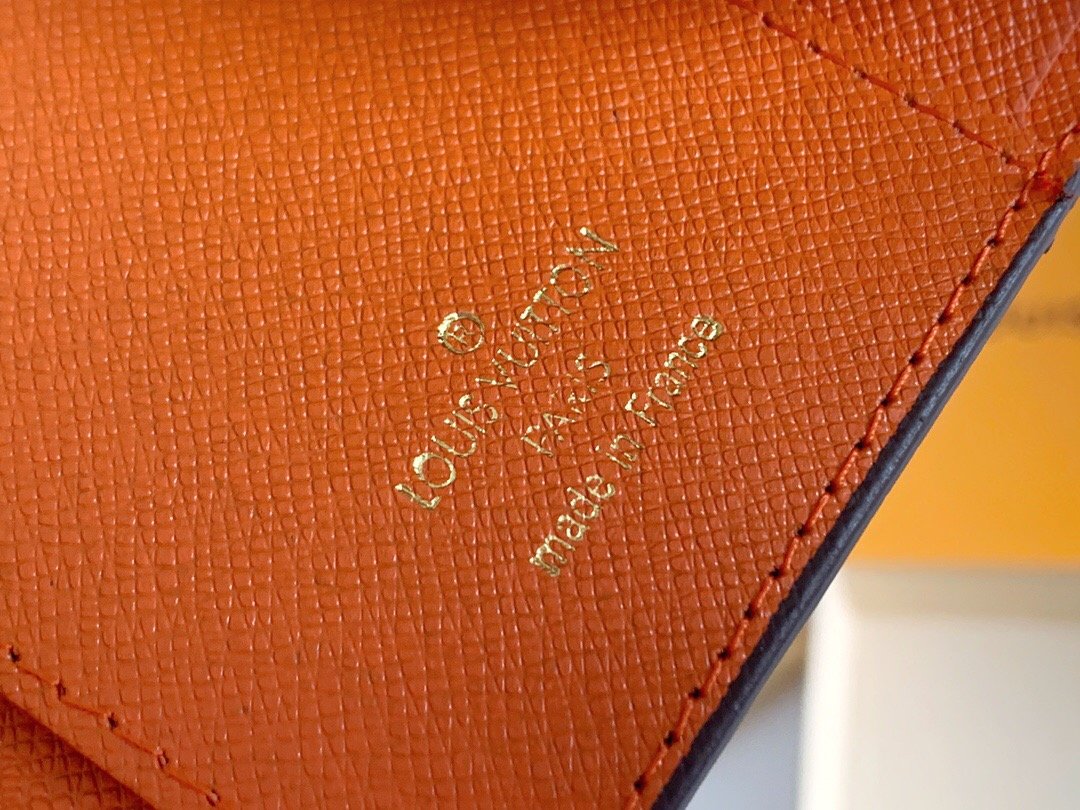 BL - High Quality Wallet LUV 113
