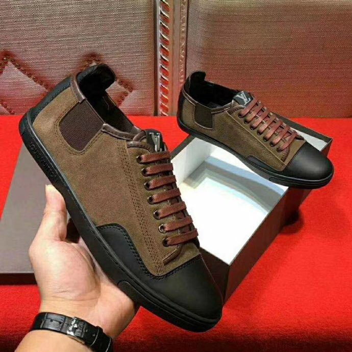 BL - High Quality Luv Sneaker 066