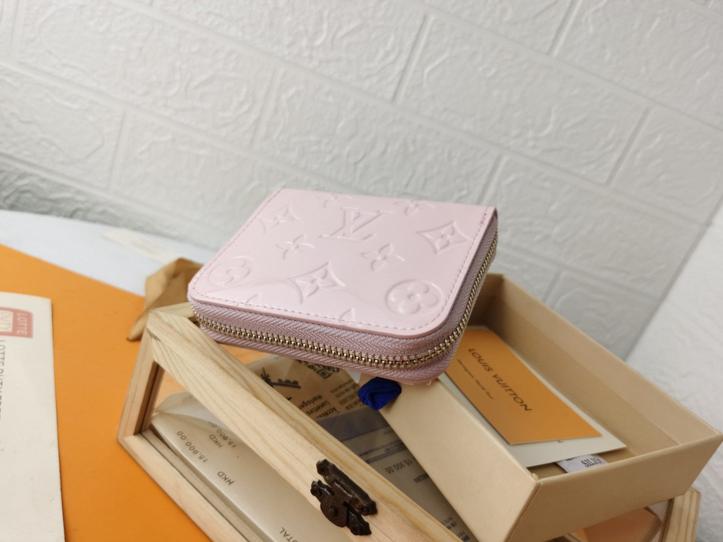 BL - High Quality Wallet LUV 121