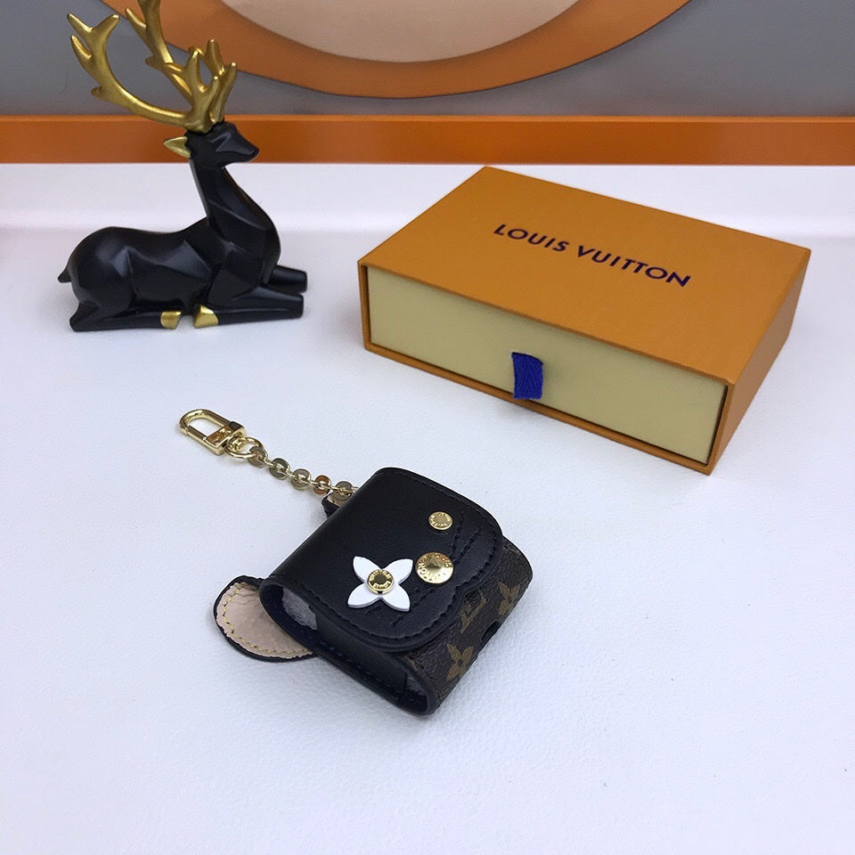 BL - High Quality Keychains LUV 043