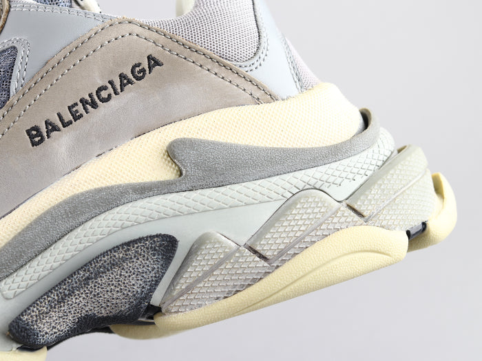 BL - Bla Triple S Grey Sneaker