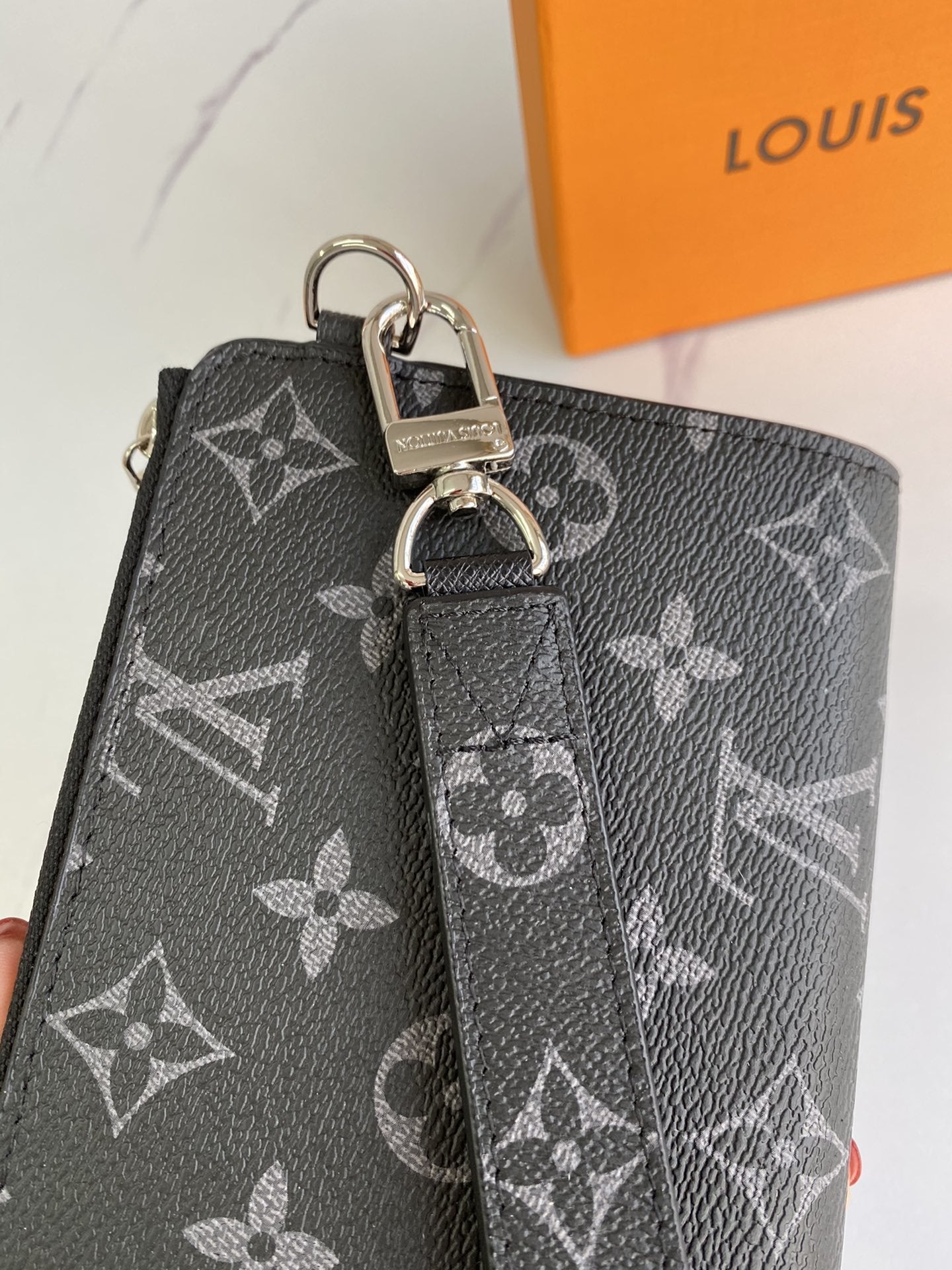 BL - High Quality Wallet LUV 084