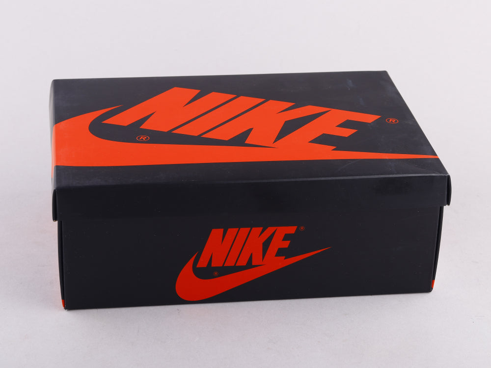 BL - AJ1 Red Hook Black Toe