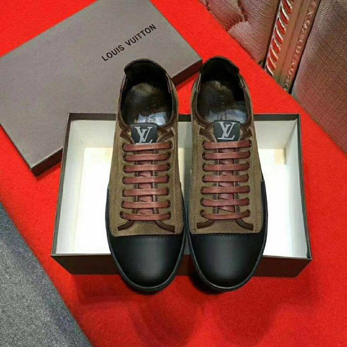 BL - High Quality Luv Sneaker 066