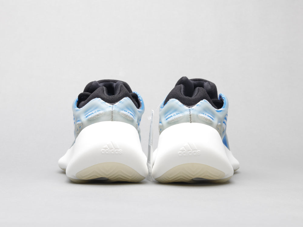 BL - Yzy 700 Arzareth Sneaker