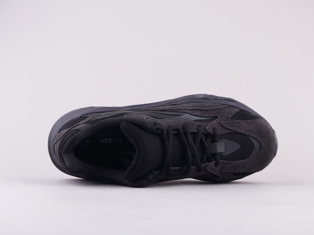 BL - Yzy 700 Vanta Sneaker