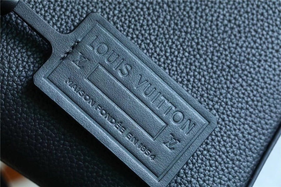 LV Pochette Ipad Black Aerogram For Men, Wallet 30cm LV M81029