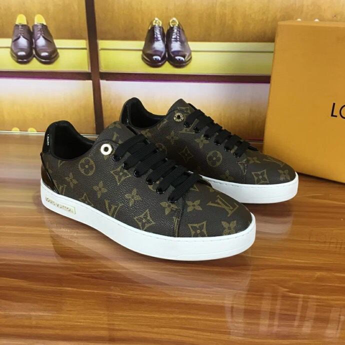 BL - High Quality Luv Sneaker 048
