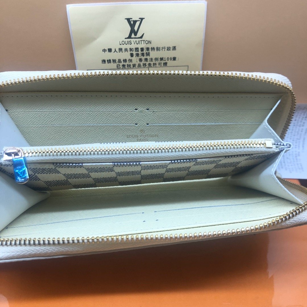 BL - High Quality Wallet LUV 018