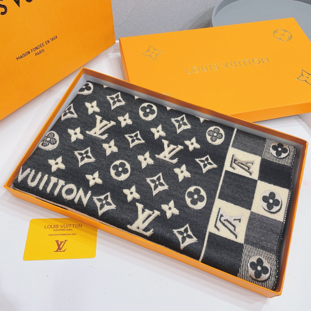 High Quality LUV  Scarf 017