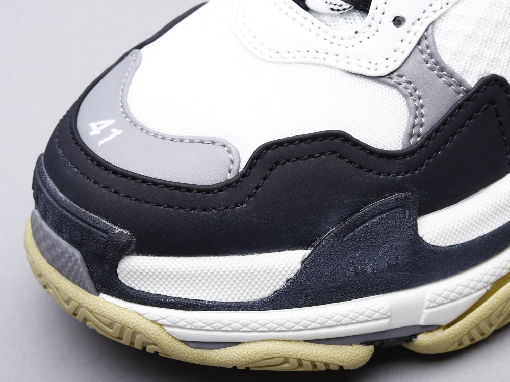BL - Bla Triple-S Black And White Sneaker