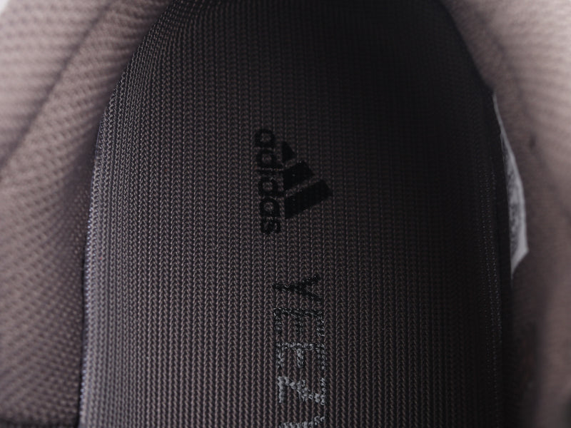 BL - Yzy 700 Mauve Sneaker