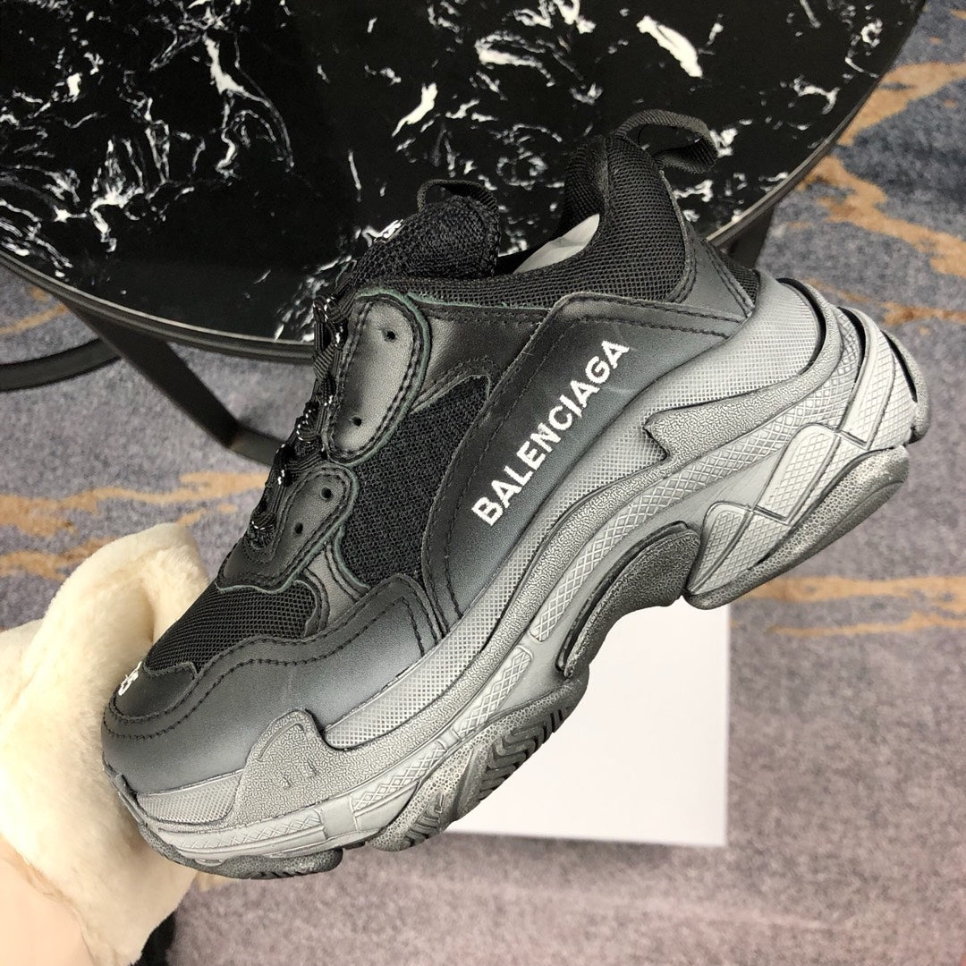 BL - High Quality Bla Sneaker 072