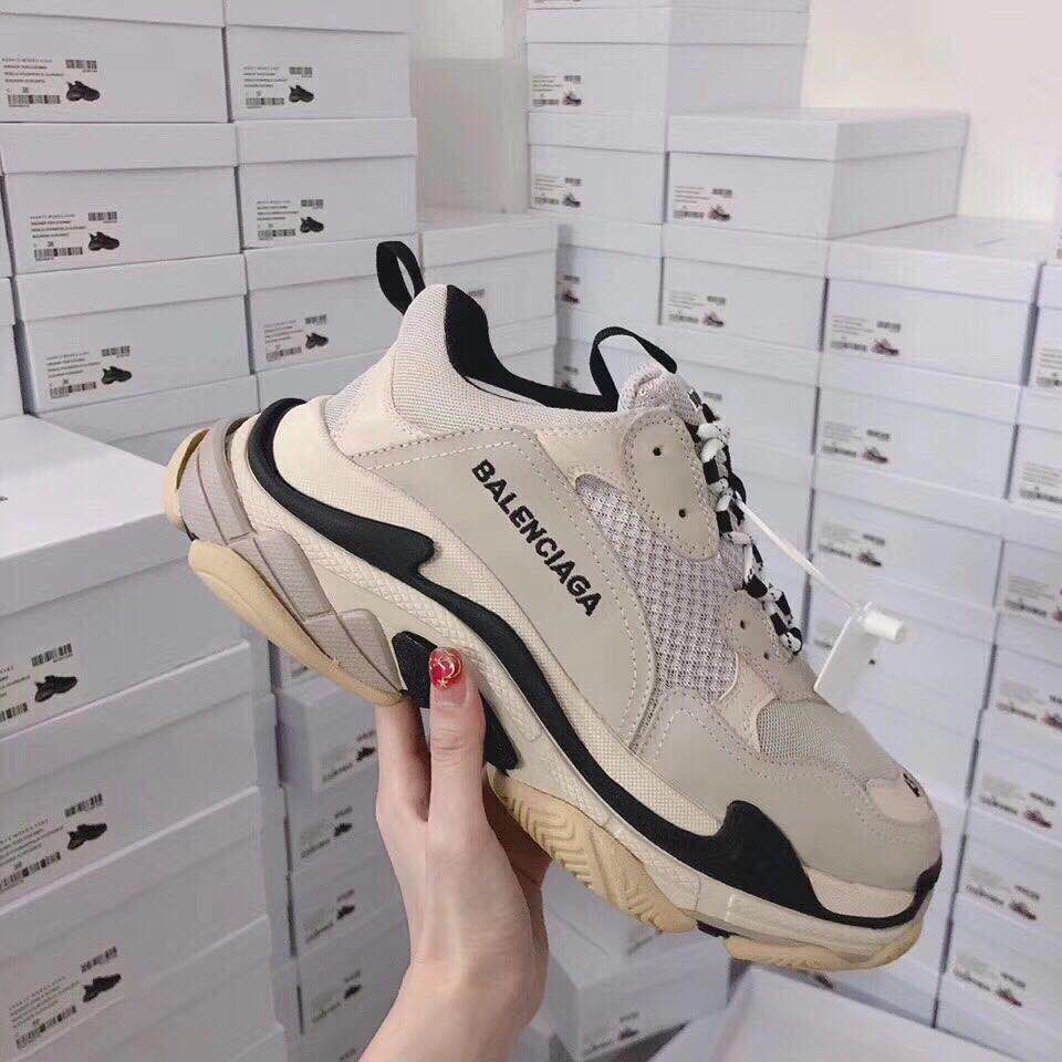 BL - High Quality Bla Sneaker 070
