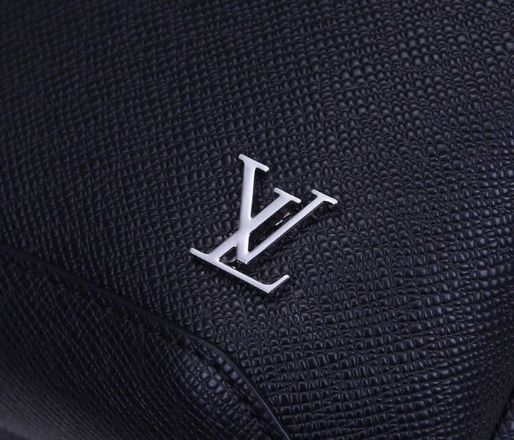 LV Avenue Sling Bag Taiga Black For Men, Bags, Messenger And Crossbody Bags 12.2in/31cm LV M30443
